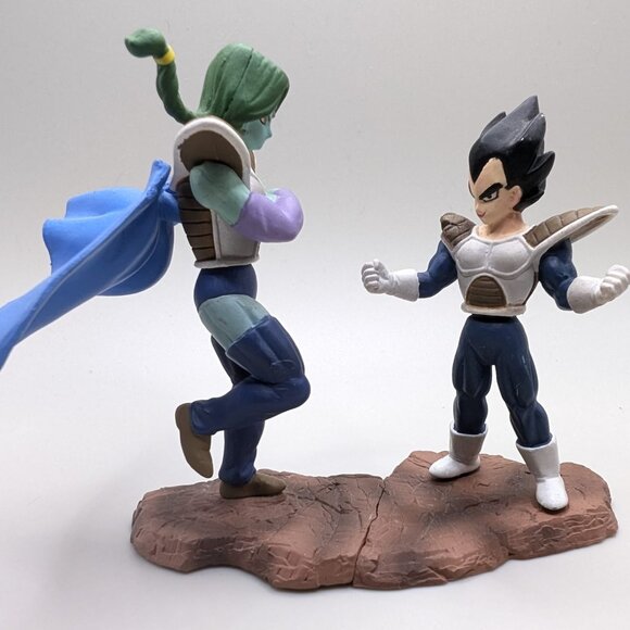 Dragon Ball Z Figurine Figure Capsule 2 Diorama Space Battle Zarbon vs Vegeta - Picture 1 of 9